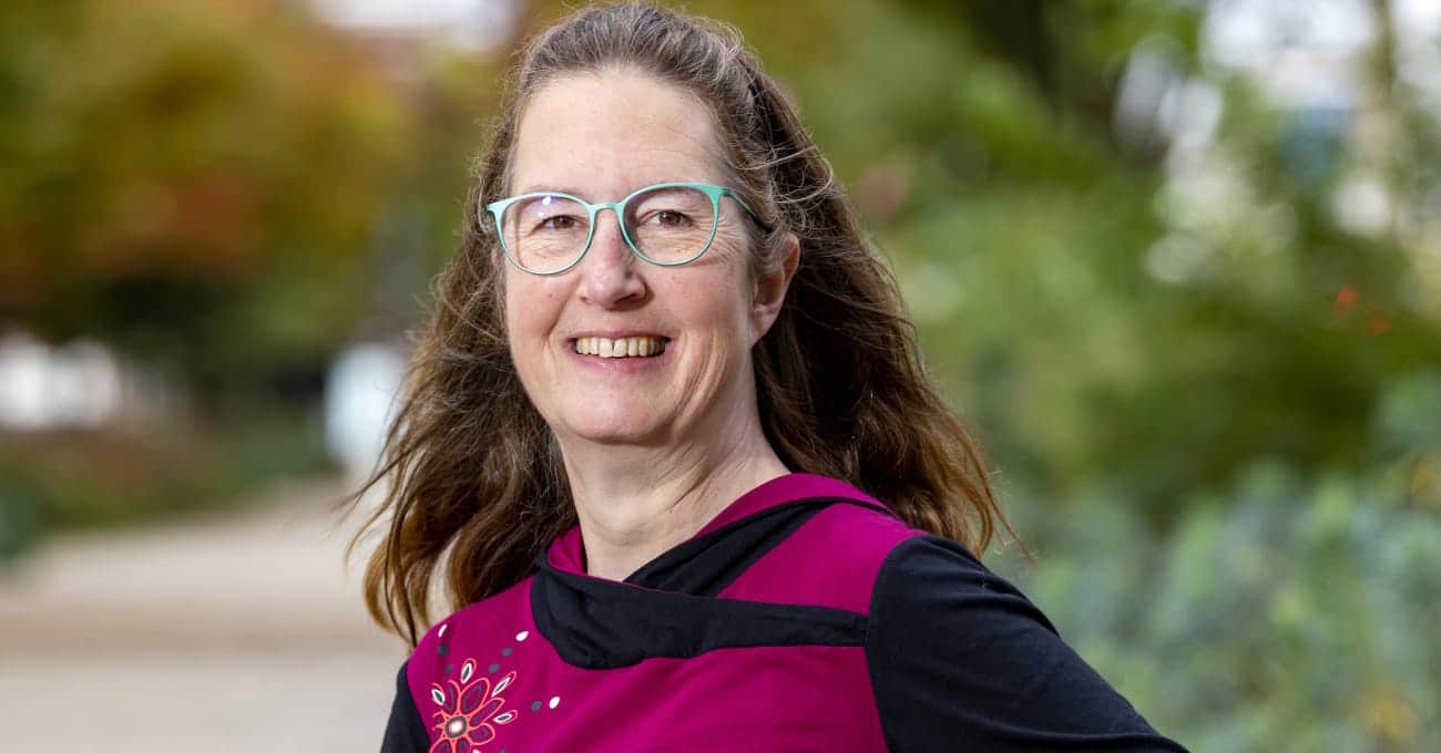 Portret van Arlette van der Kolk van Stichting Olijf