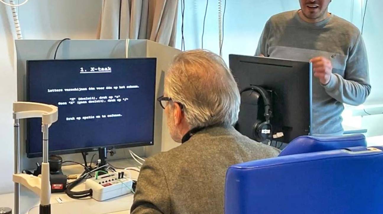 EUPATI NL-student Paul Boeren voert een concentratietest uit bij het CHDR