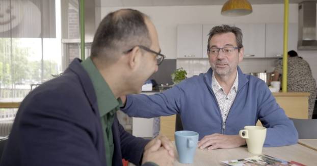 Paul in gesprek met Jaheed