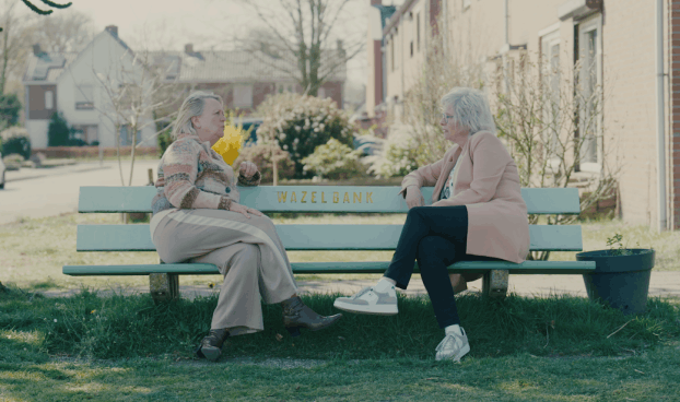 Twee vrouwen in gesprek